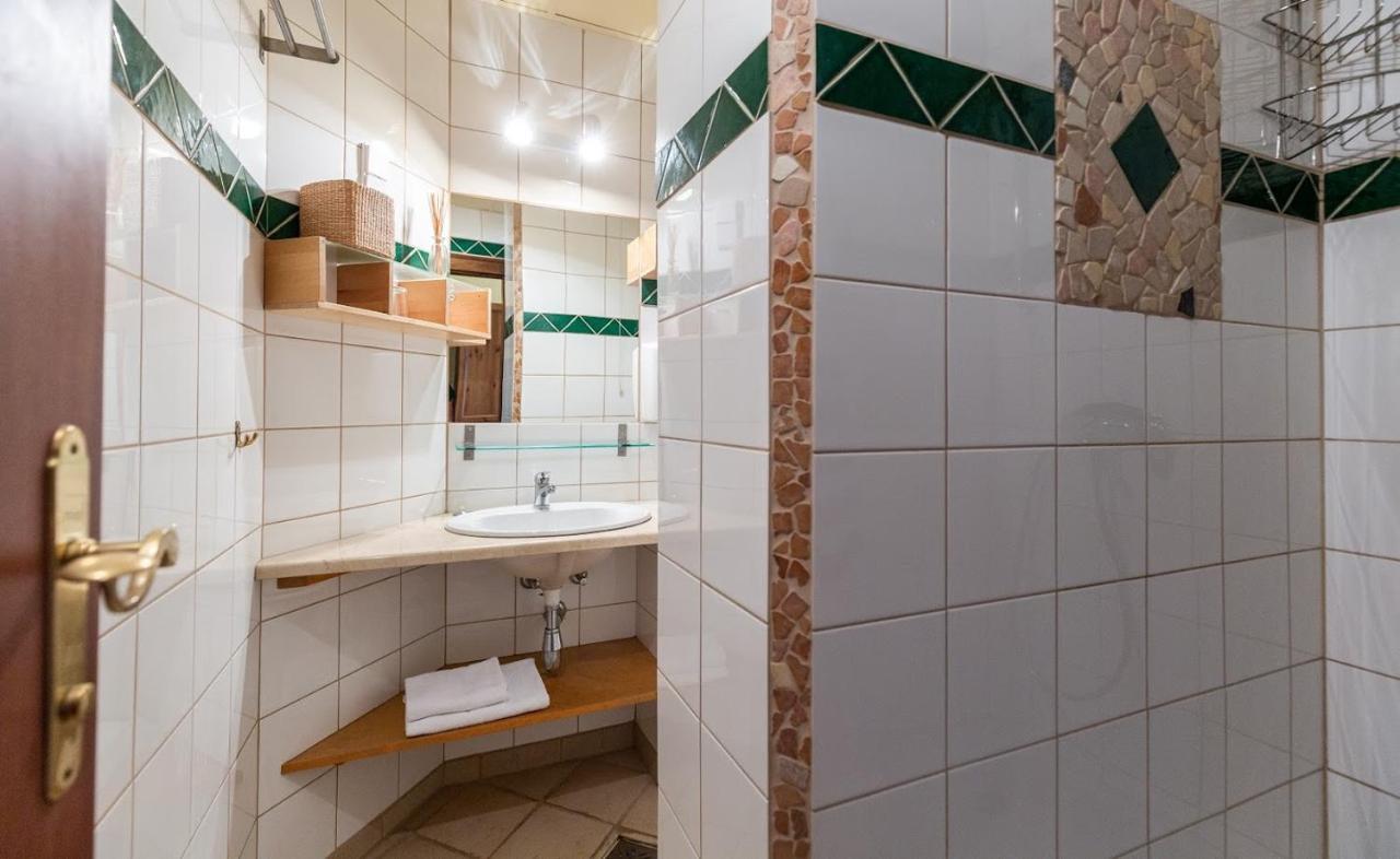 Appartementhaus Witzmann Bad Voeslau Luaran gambar