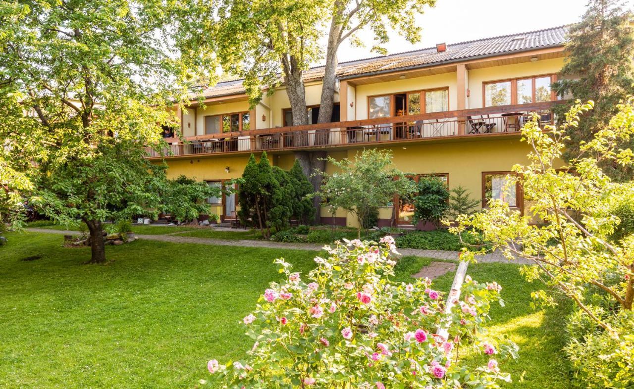 Appartementhaus Witzmann Bad Voeslau Luaran gambar